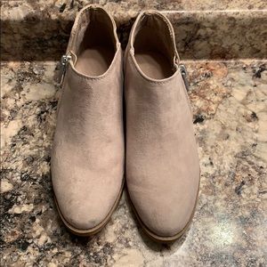 *SOLD* Light Brown Ankle Boots